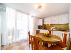 Bild zur gratis inserierten Ferienwohnung Ferienhaus auf den Insel Krk für Alleinnutzer Zwei Wohnungen 8-10 Per.