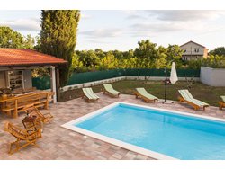 Ferienhaus 8-10 Personen Villa mit Pool bei Benkovac in der Nähe von Zadar in Grad Benkovac - 8 Personen, Hund erlaubt