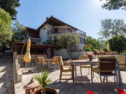 Bild zur gratis inserierten Ferienwohnung Villa in Okrug Gornji.