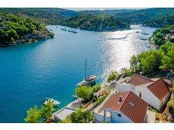 Bild zur gratis inserierten Ferienwohnung Apartment Villa Thea Kroatien Dalmatien/Brac 4 Sterne, direkt am Meer.