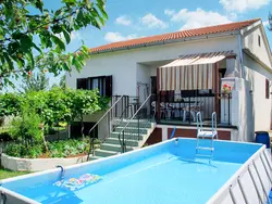 Ferienhaus Majoli in Općina Svetvinčenat - 6 Personen, Hund erlaubt