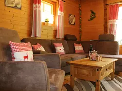 Bild zur gratis inserierten Ferienwohnung Wunderschönes Blockhaus mit Terrasse.