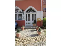 Bild zur gratis inserierten Ferienwohnung Dachgeschosswohnung mit Gartennutzung.