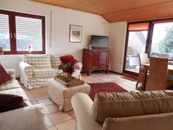 Bild zur gratis inserierten Ferienwohnung Exklusive Ferienwohnung mit Loggia am Waldrand.