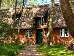 Ferienhaus Reetdachhaus für erholsamen Familienurlaub in Norderfriedrichskoog - 4 Personen, Hund nicht erlaubt