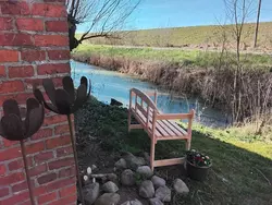 Bild zur gratis inserierten Ferienwohnung auf zwei Etagen mit Gartennutzung.