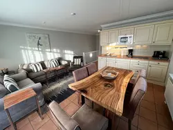 Bild zur gratis inserierten Ferienwohnung Helle Ferienwohnung mit sonniger Terrasse.