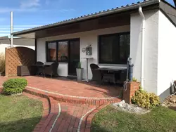 Bild zur gratis inserierten Ferienwohnung E13 Ferienhaus mit Garten, Terrasse und Deichblick.