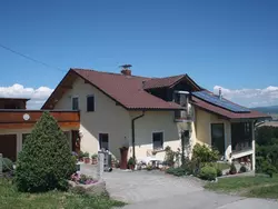 Bild zur gratis inserierten Ferienwohnung Große Wohnung mit Badewanne.