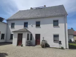 Bild zur gratis inserierten Ferienwohnung mit eigenem Parkplatz.