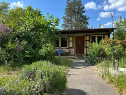 Bild zur gratis inserierten Ferienwohnung Datscha im Grünen.