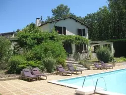 Bild zur gratis inserierten Ferienwohnung mit Garten, Grill und Terrasse.