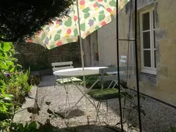 Bild zur gratis inserierten Ferienwohnung Bévau: Frankreich erleben mit Bio-Frühstück und täglichem Putz-Service.