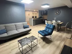 Bild zur gratis inserierten Ferienwohnung Wohnung mit Privatparkplatz.