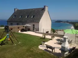 Bild zur gratis inserierten Ferienwohnung "Tromeal Lasalle" blick auf das Meer. Mit 4 Sternen klassifiziert.