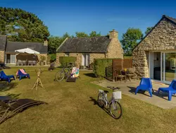 Bild zur gratis inserierten Ferienwohnung Großes Haus mit überdachtem und beheiztem Swimmingpool.