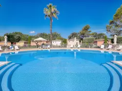 Bild zur gratis inserierten Ferienwohnung Moderne Wohnung in Mougins mit eigenem Garten.
