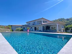Bild zur gratis inserierten Ferienwohnung Villa 10 pers - Schwimmbad - Blick auf den Golfplatz - Sainte Maxime.