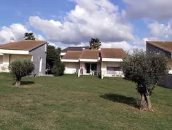 Bild zur gratis inserierten Ferienwohnung Marea Resort Wohnung mit Schwimmbad.