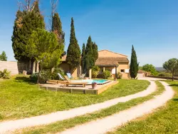 Bild zur gratis inserierten Ferienwohnung Villa mit Garten, Grill und Terrasse.