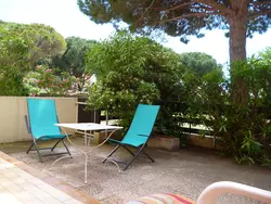 Bild zur gratis inserierten Ferienwohnung Grau-du-Roi Wohnung mit Terrasse.