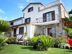 Bild zur gratis inserierten Ferienwohnung "Villa Flore" Sorrent und Amalfiküste.