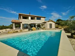 Bild zur gratis inserierten Ferienwohnung Traumhaftes Anwesen mit Schwimmbad in Meernähe.