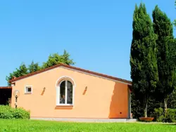 Bild zur gratis inserierten Ferienwohnung in Cascina mit privatem Parkplatz.