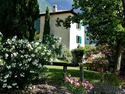 Bild zur gratis inserierten Ferienwohnung Rustiko-Landhaus mit Infinity-Pool und Seeblick.