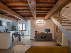 Bild zur gratis inserierten Ferienwohnung Modernes Haus mit Garten und privatem Parkplatz.