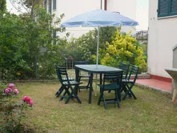 Bild zur gratis inserierten Ferienwohnung Wohnung mit Garten, Grill und Terrasse.