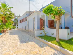 Bild zur gratis inserierten Ferienwohnung 'Villa Agave' mit privatem Garten.