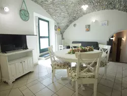 Bild zur gratis inserierten Ferienwohnung Charmantes Appartment in Diano San Pietro.