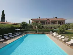 Bild zur gratis inserierten Ferienwohnung Peony' Wohnung mit Schwimmbad.