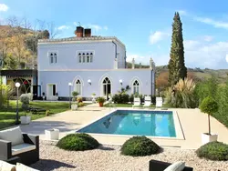 Bild zur gratis inserierten Ferienwohnung Geräumiges Ferienhaus mit Pool.