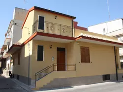 Bild zur gratis inserierten Ferienwohnung Komfortables, geräumiges und vor allem zentrales Haus.