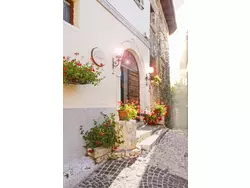 Bild zur gratis inserierten Ferienwohnung Le Dispense' Haus Berg und See.