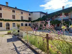 Bild zur gratis inserierten Ferienwohnung Das Landgut "Corte Canale Virgilio" mit Balkon.