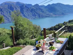 Ferienhaus Oasi Azzurra - Drei-Zimmer-Wohnung in einer kleinen Villa mit Terrasse in Fonteno - 6 Personen, Hund nicht erlaubt