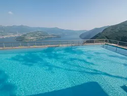 Bild zur gratis inserierten Ferienwohnung Wohnung mit Panaoramaterrasse und Pool.