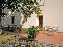 Ferienwohnung Wohnung in einer alten Villa mit Schwimmbad in Pratovecchio Stia - 4 Personen, Hund erlaubt