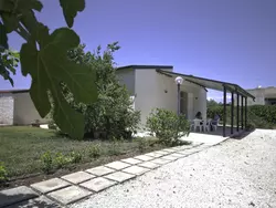 Bild zur gratis inserierten Ferienwohnung ebenerdig auch für Rollstuhlfahrer geeignet mit Terrasse und Parkplatz.