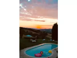 Bild zur gratis inserierten Ferienwohnung Charmante Lösung, Schwimmbad 10 Minuten vom Meer entfernt.