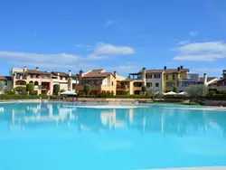 Bild zur gratis inserierten Ferienwohnung Wohnung mit Terrasse.