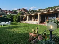 Ferienhaus Herrliche freistehende Villa mit Meerblick und nur wenige Gehminuten vom Strand in Sardinien - 6 Personen, Hund erlaubt