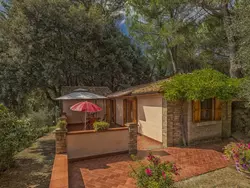 Bild zur gratis inserierten Ferienwohnung Dante Leccino' Wohnung mit Gemeinschaftspool.