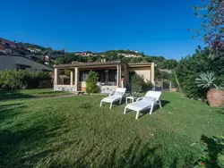 Bild zur gratis inserierten Ferienwohnung Wunderschöne freistehende Villa in kurzer Entfernung zum Strand und mit herrlic.