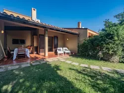 Bild zur gratis inserierten Ferienwohnung Gepflegtes Ferienhaus in Laufnähe zum Strand und mit gehobener Ausstattung.