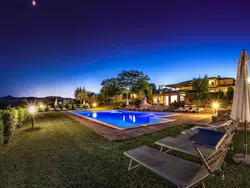 Bild zur gratis inserierten Ferienwohnung Sanguineto' Wohnung mit Schwimmbad.