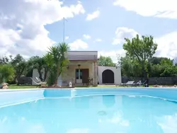 Bild zur gratis inserierten Ferienwohnung Landhaus in Ostuni mit privatem Pool.
